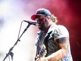 Koe Wetzel with Cory Kent, Bayker Blankenship and Logan Jahnke at Walmart AMP