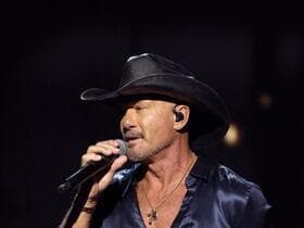 Tim McGraw with 49 Winchester at Walmart AMP