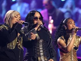 TLC and Salt-N-Pepa with En Vogue at Walmart AMP