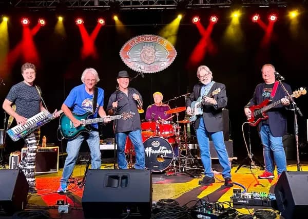 Happy Hour Concert with Hardtops