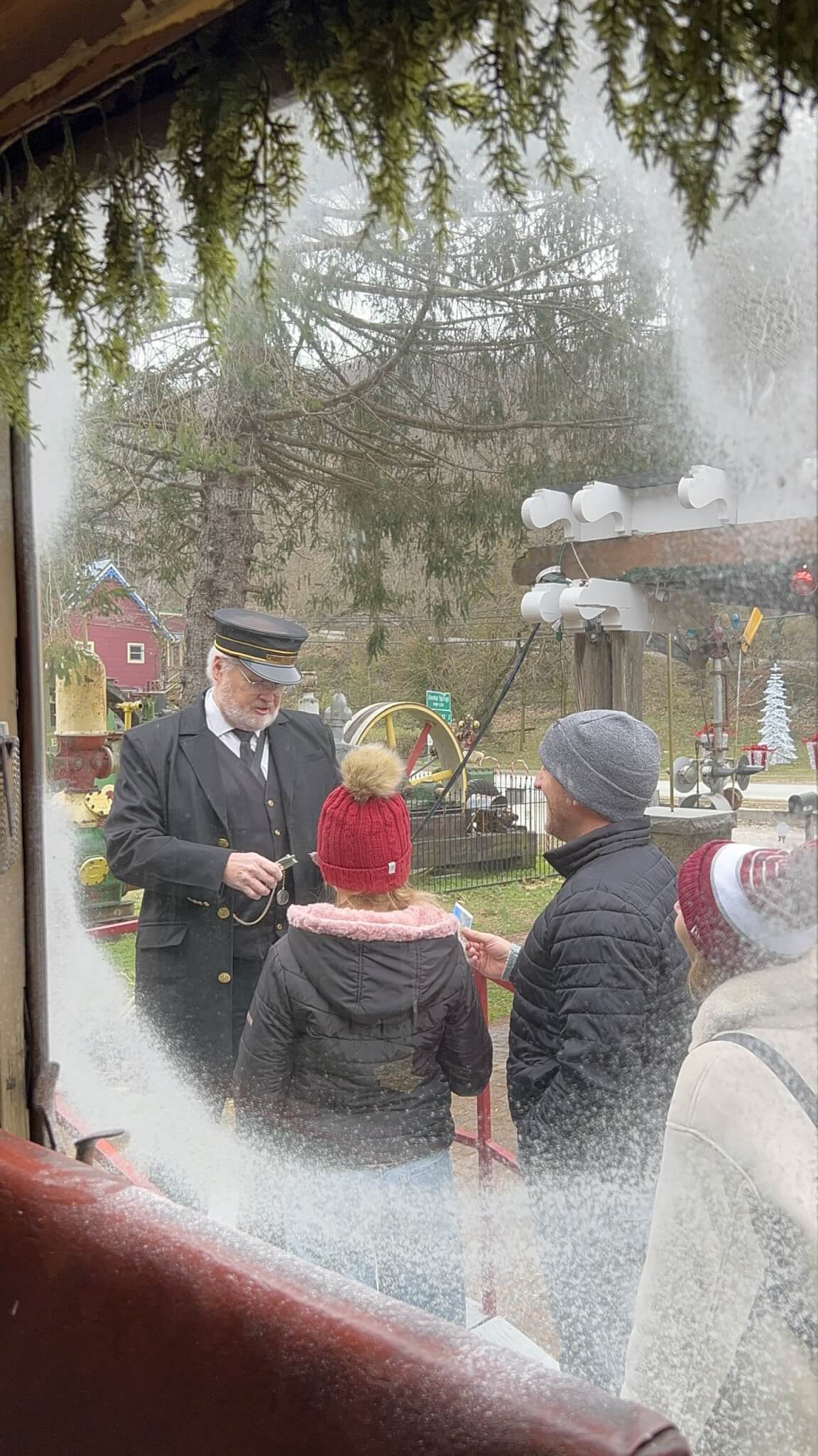 Eureka Christmas Express: ES&NA Railway